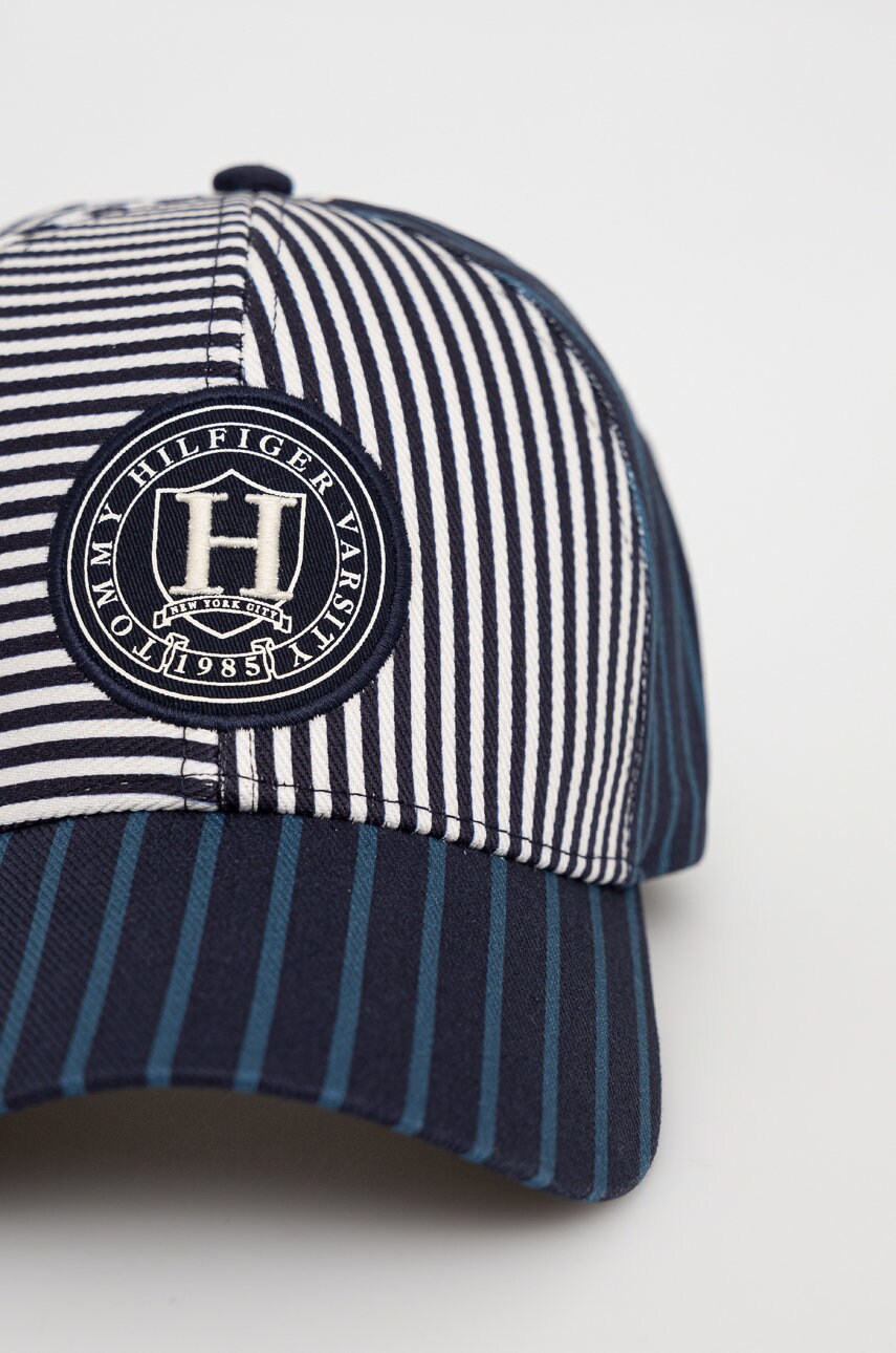 

Хлопковая кепка Tommy Hilfiger цвет синий узор