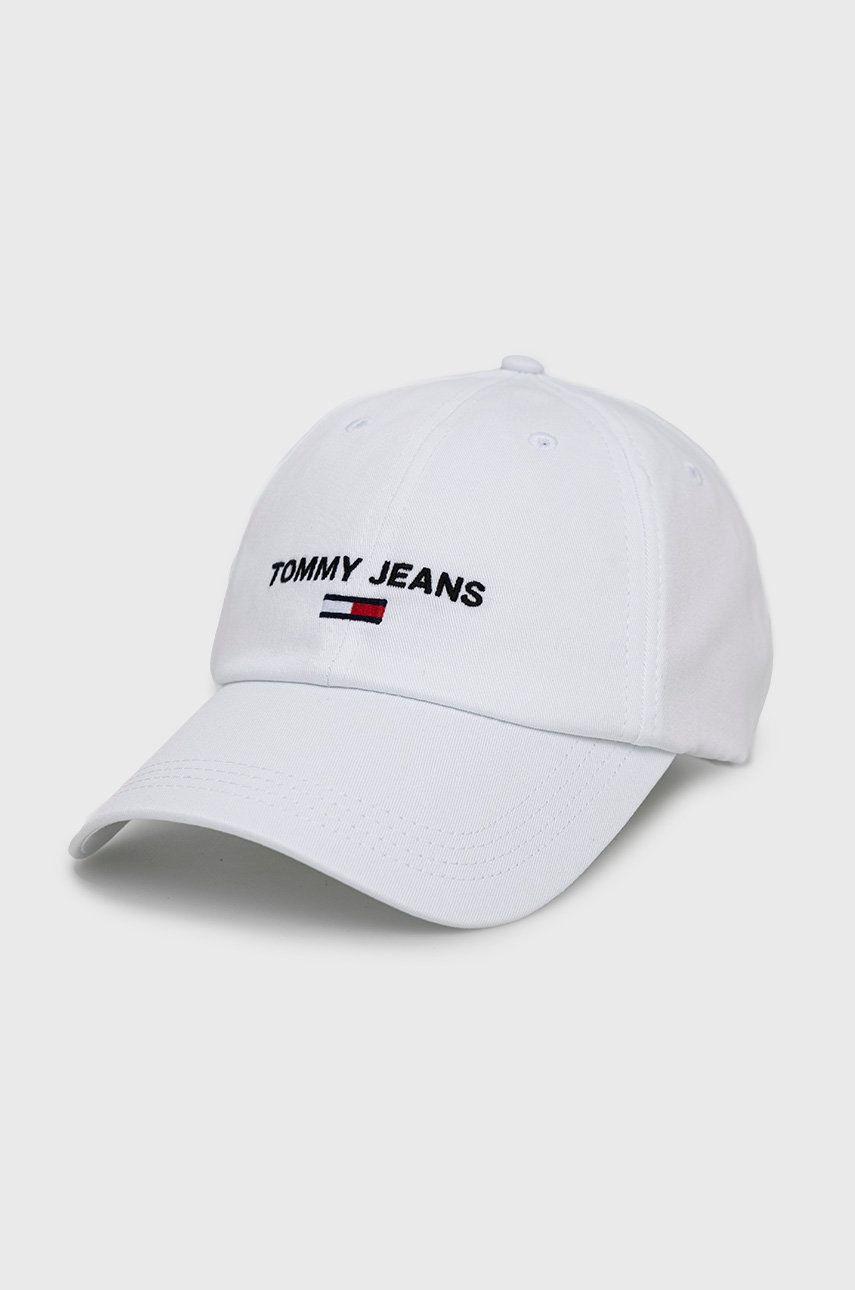 

Памучна шапка Tommy Jeans в бяло с апликация, Бял
