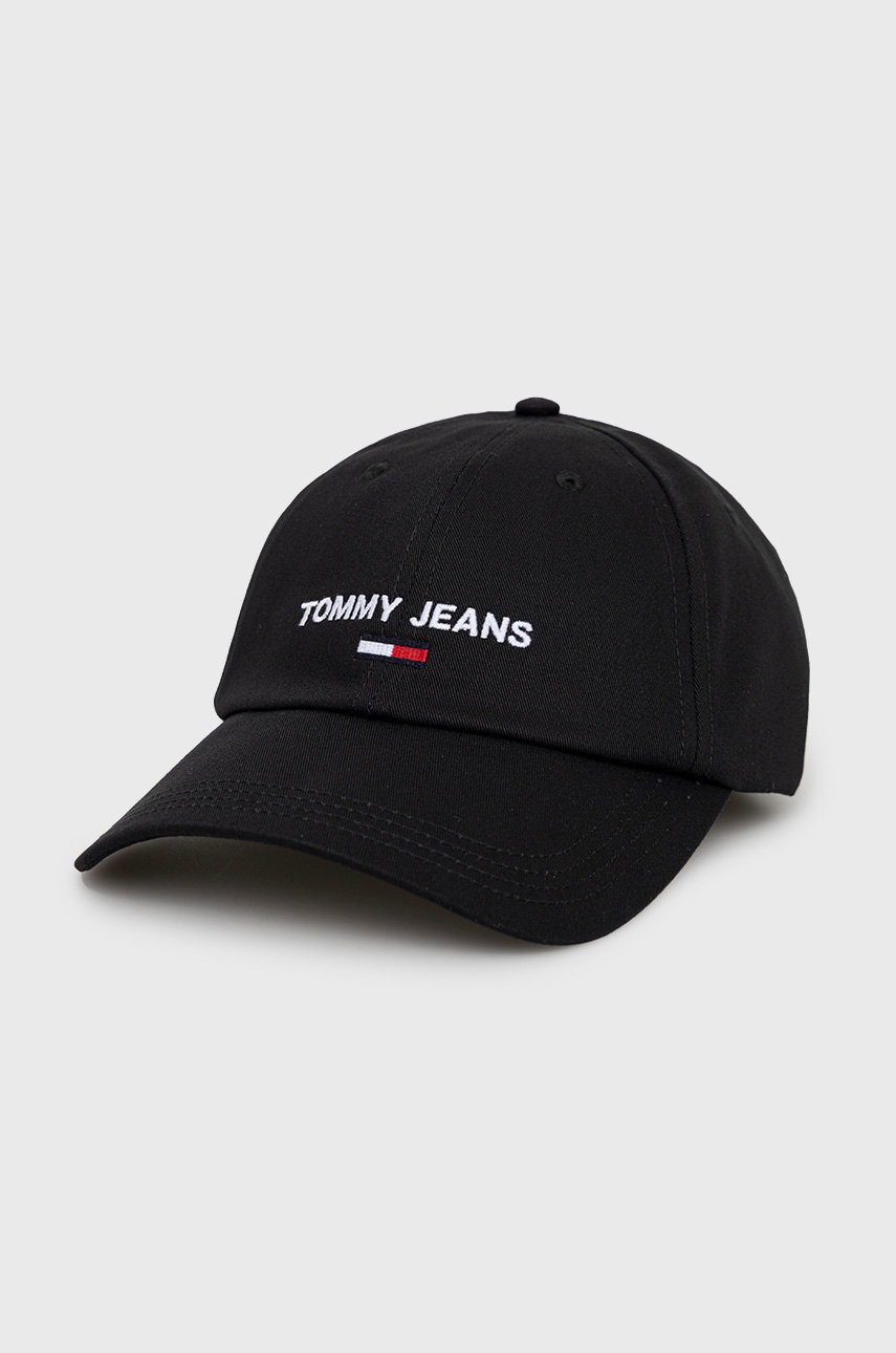 

Памучна шапка Tommy Jeans в черно с апликация, Черен