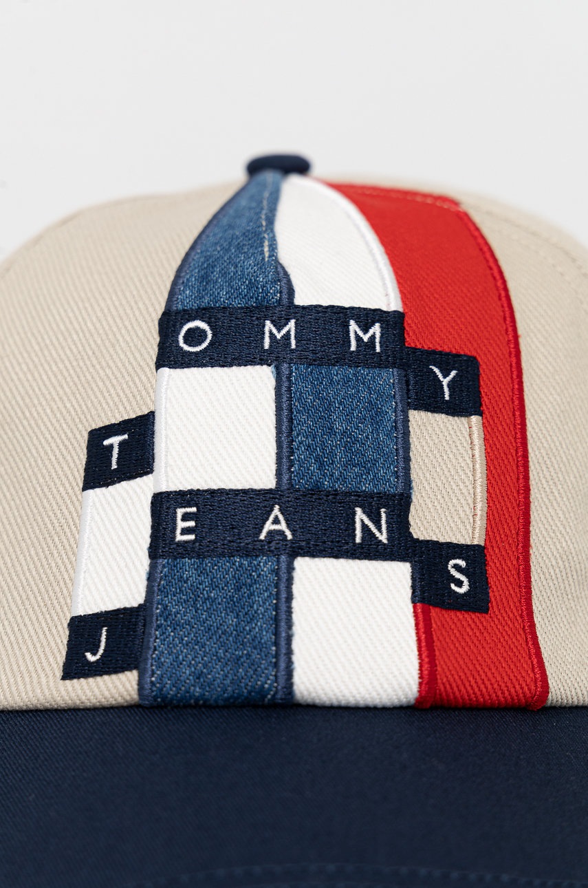 

Хлопковая кепка Tommy Jeans цвет бежевый с аппликацией