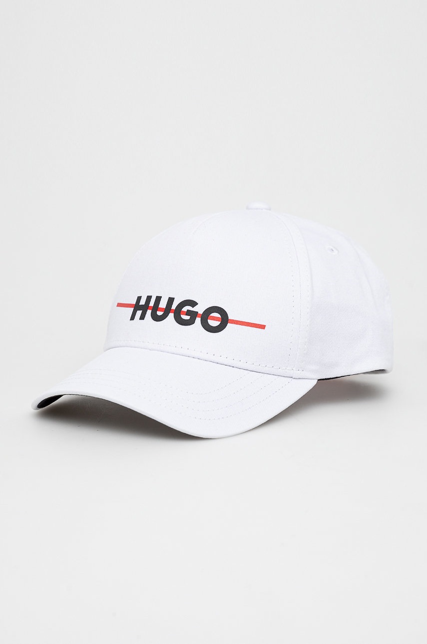 

Памучна шапка HUGO в бяло с принт, Бял