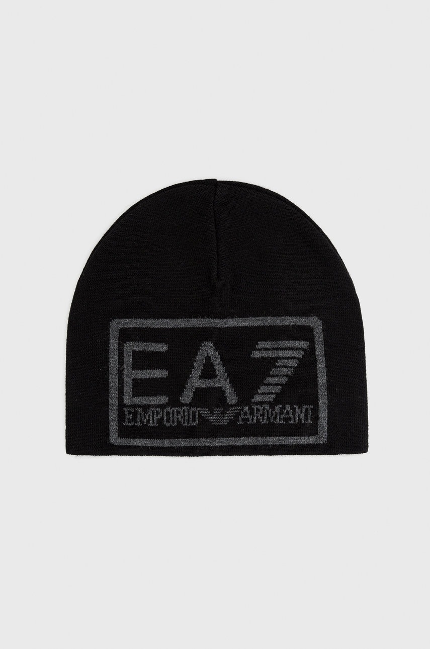 

Шапка EA7 Emporio Armani в черно с фина плетка, Черен