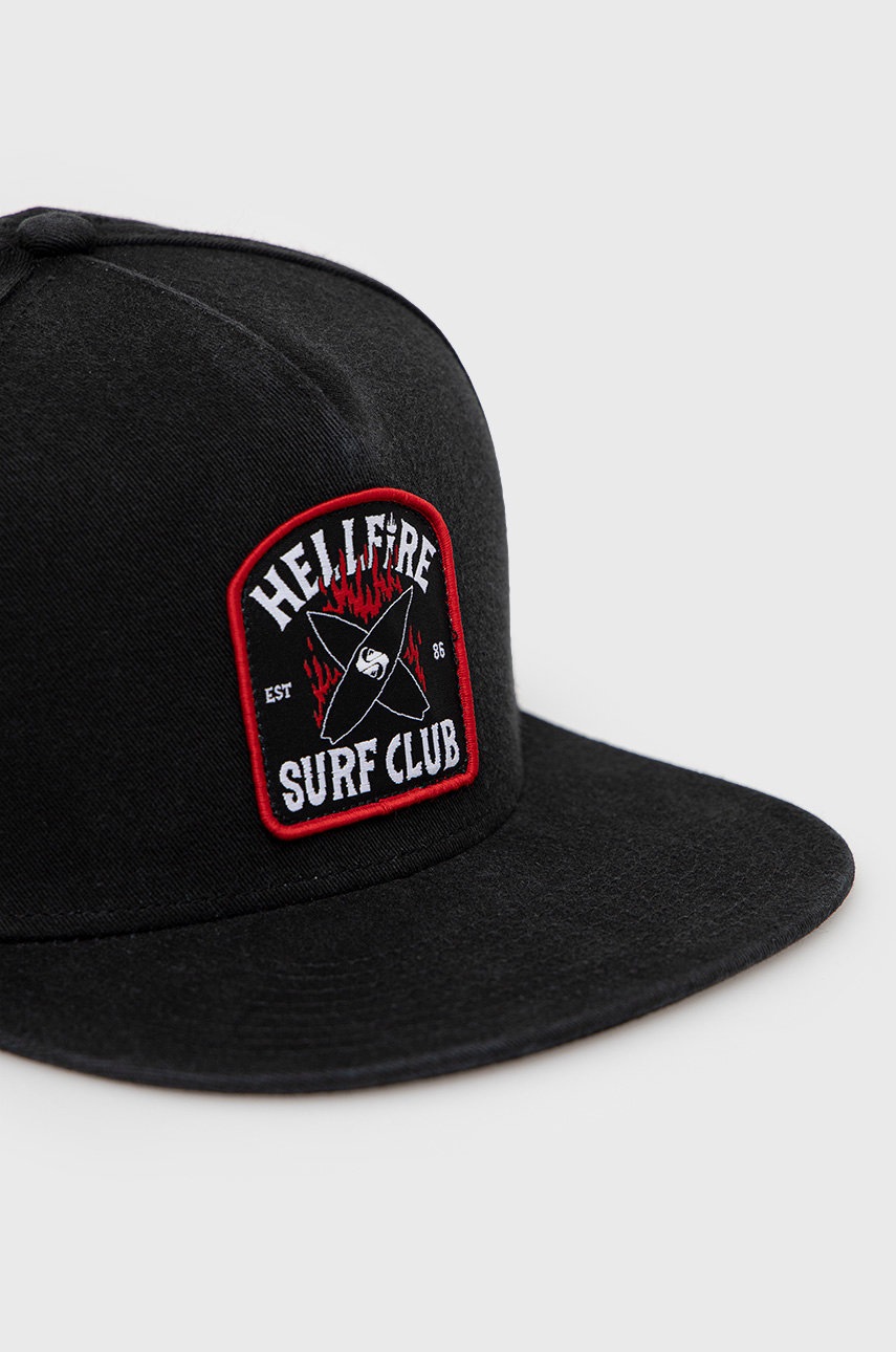 

Бавовняна шапка Quiksilver X Stranger Things колір чорний з аплікацією