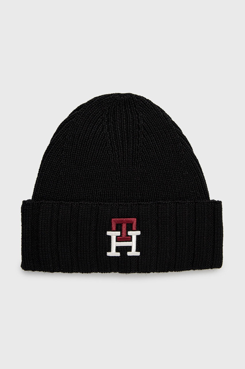 

Вълнена шапка Tommy Hilfiger в черно с фина плетка от вълна, Черен