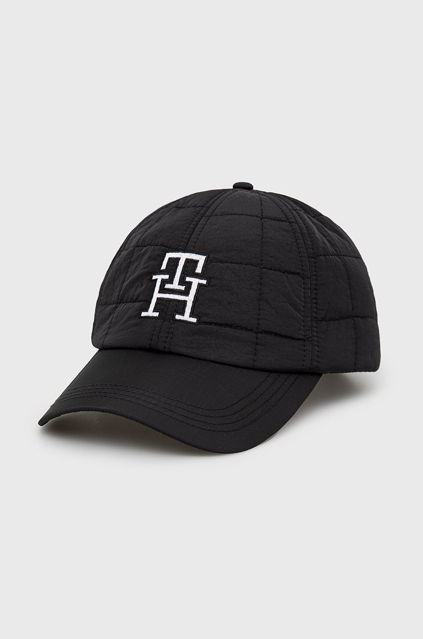 

Шапка с козирка Tommy Hilfiger в черно с апликация, Черен