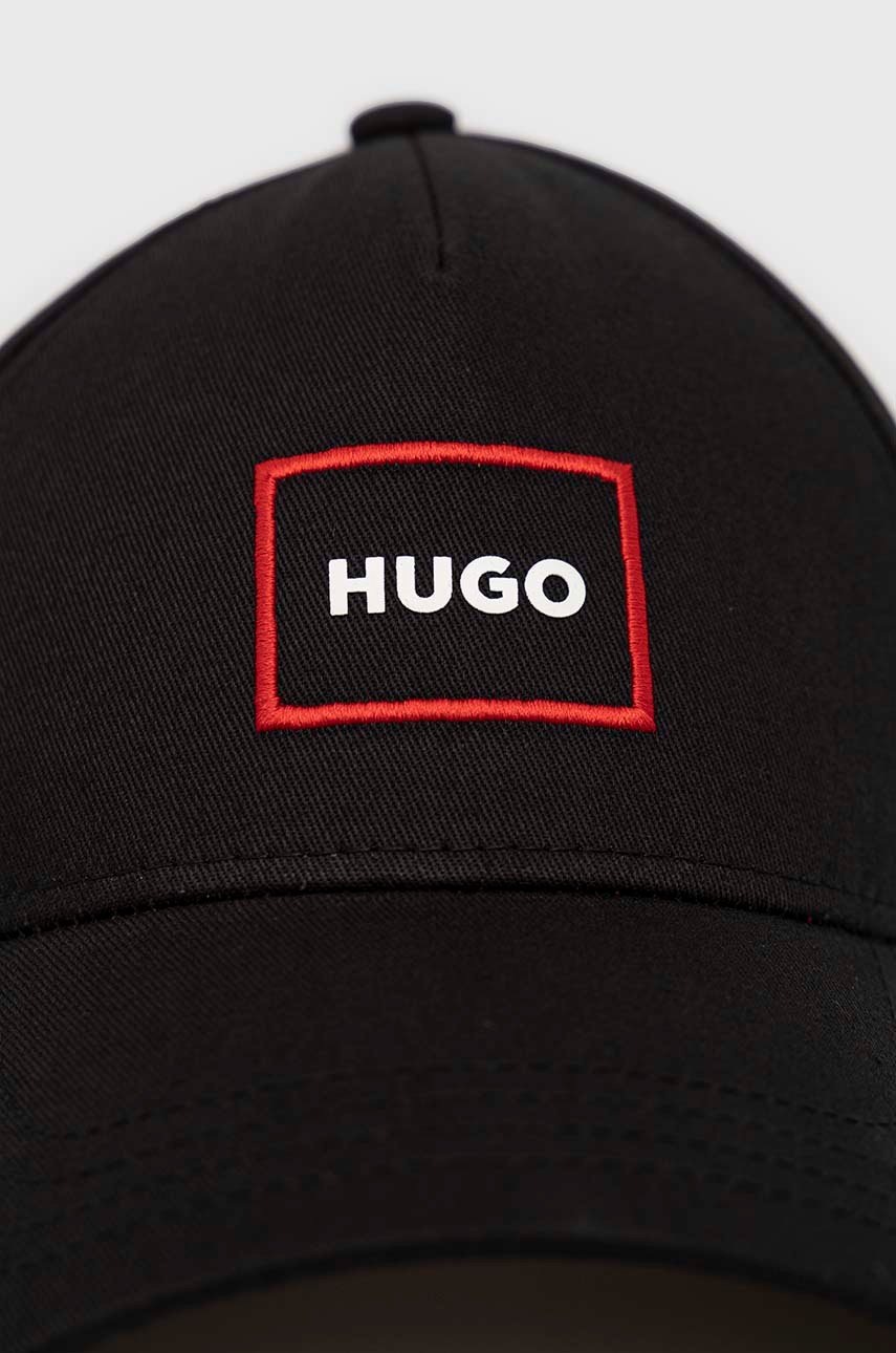 

Бавовняна бейсболка HUGO колір чорний з аплікацією