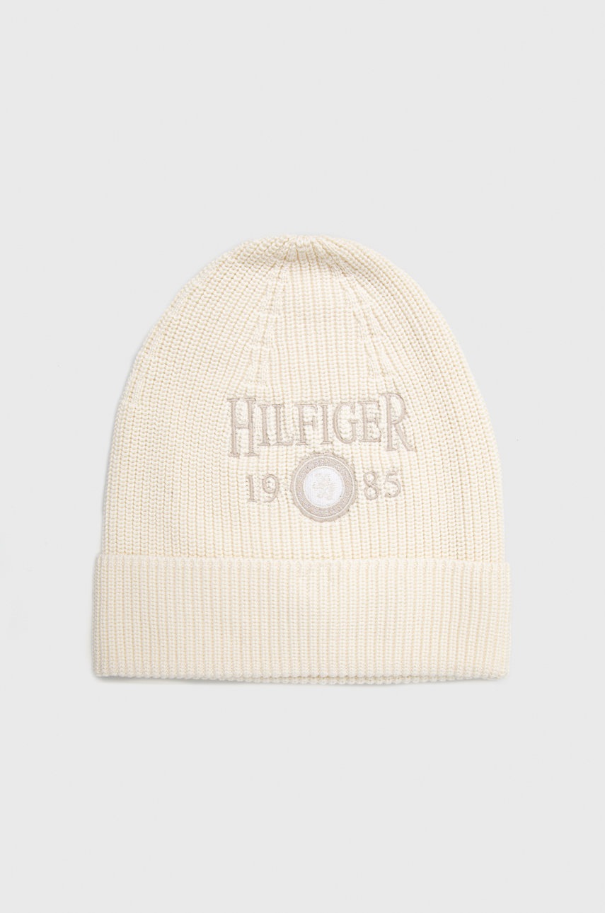 

Памучна шапка Tommy Hilfiger в бяло с фина плетка от памук, Бял