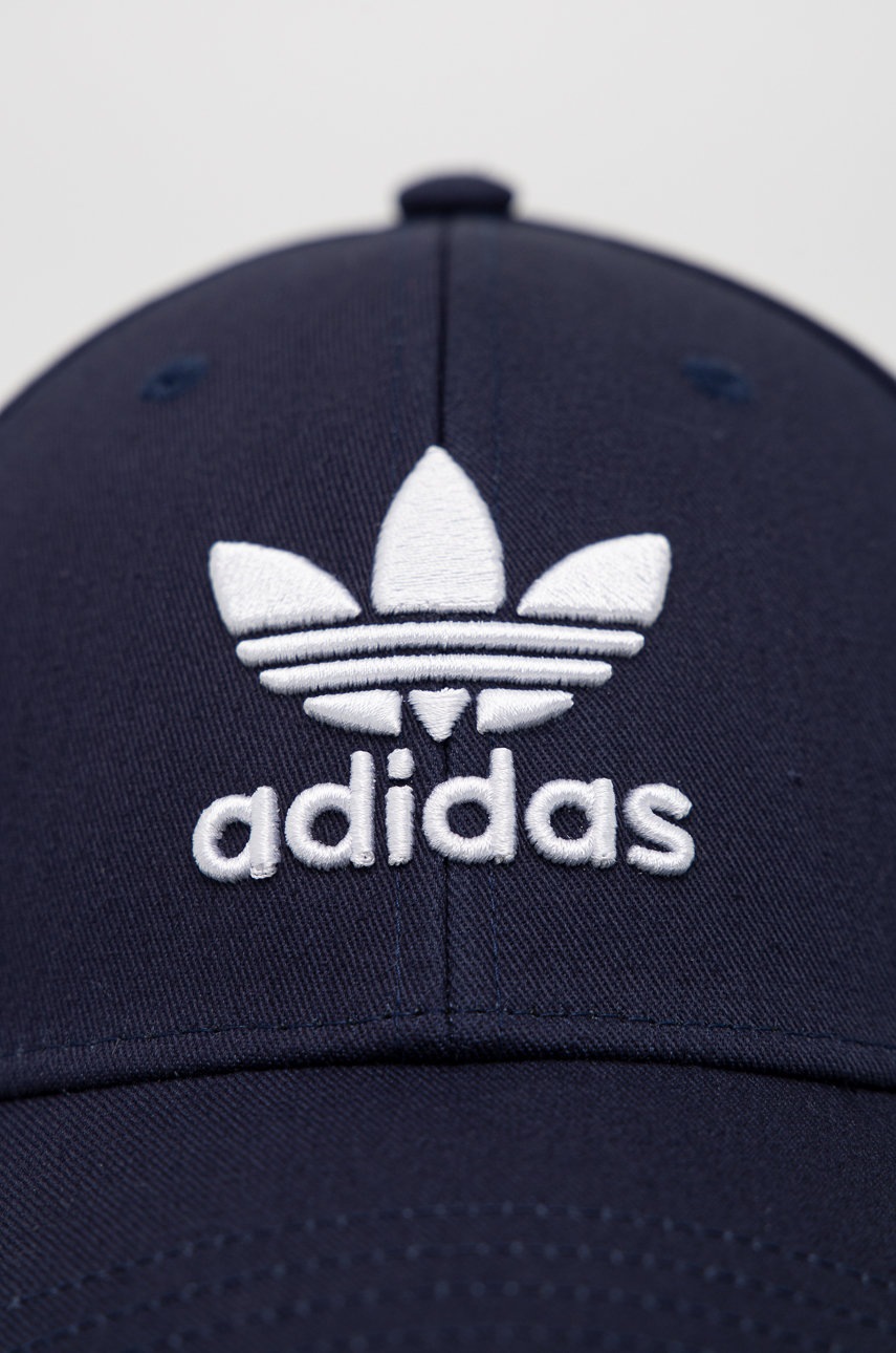 

Кепка adidas Originals колір синій з аплікацією