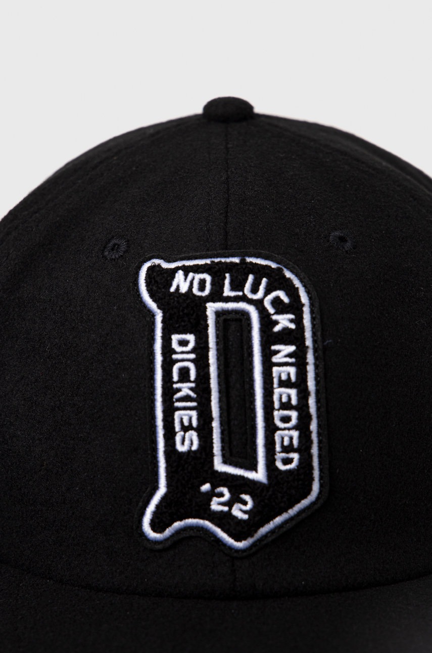 

Dickies цвет чёрный с аппликацией