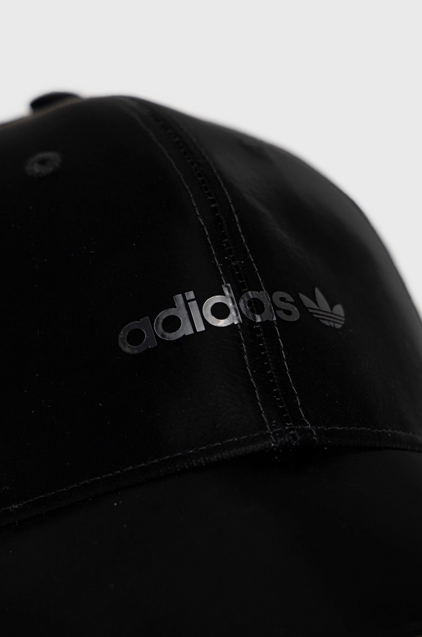 

Кепка adidas Originals цвет чёрный однотонная