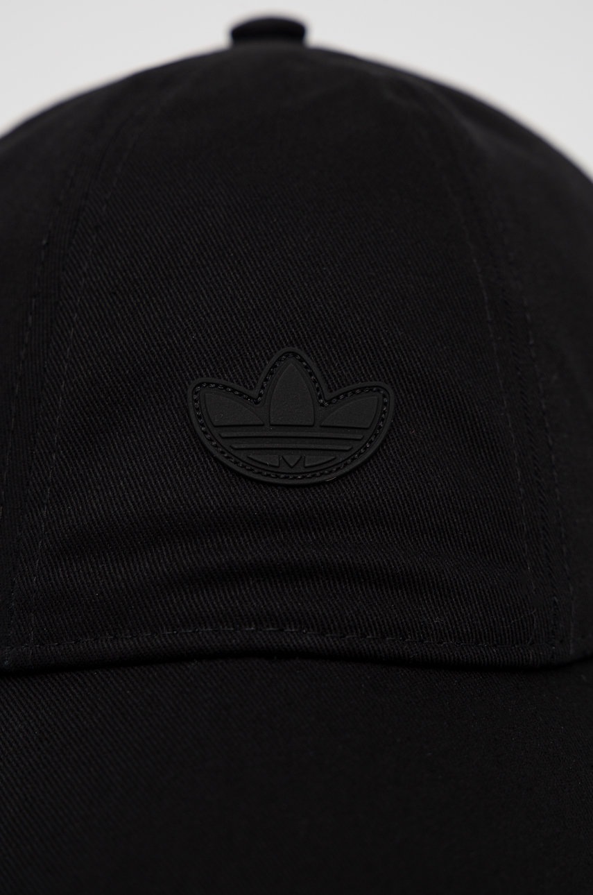 

Кепка adidas Originals цвет чёрный однотонная