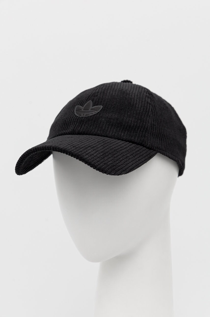 

Шапка adidas Originals в черно с изчистен дизайн, Черен