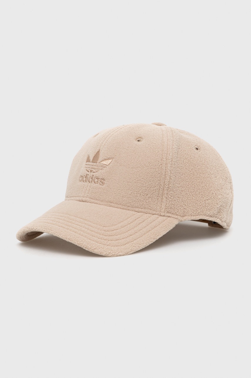 

Кепка adidas Originals Classic цвет бежевый с аппликацией