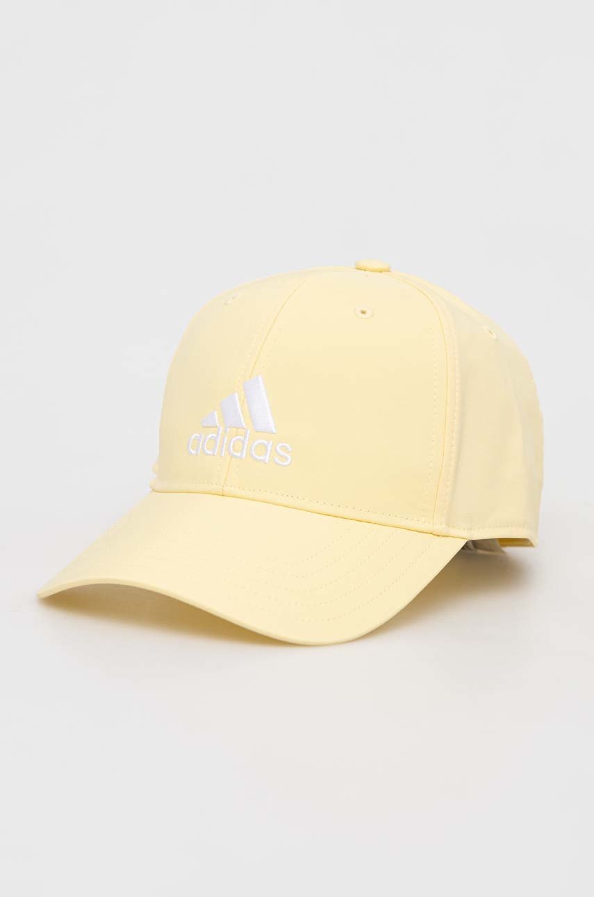 

Шапка с козирка adidas Performance в жълто с апликация, Жълт