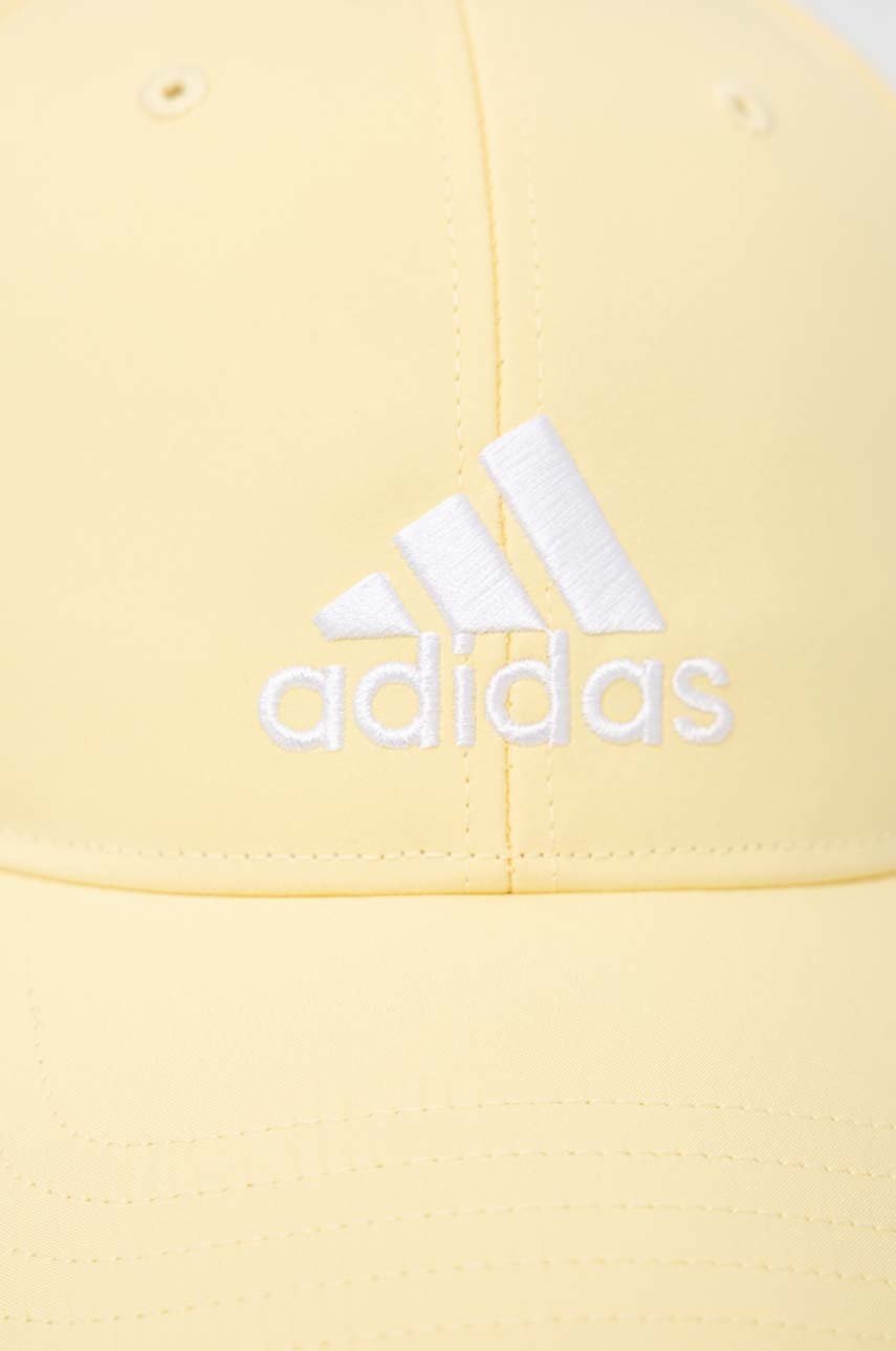 

Кепка adidas Performance цвет жёлтый с аппликацией