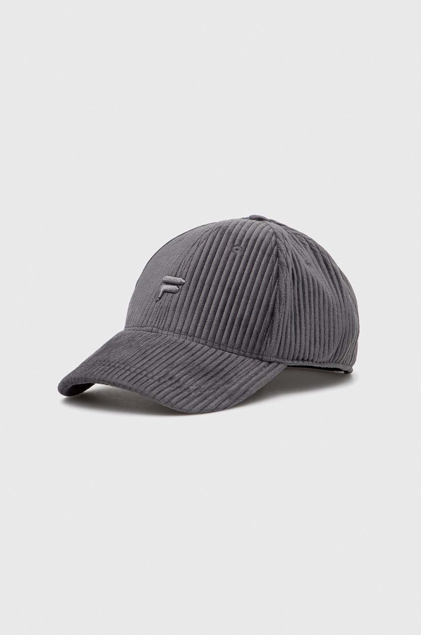 

Шапка с козирка Fila в сиво с апликация, Сив