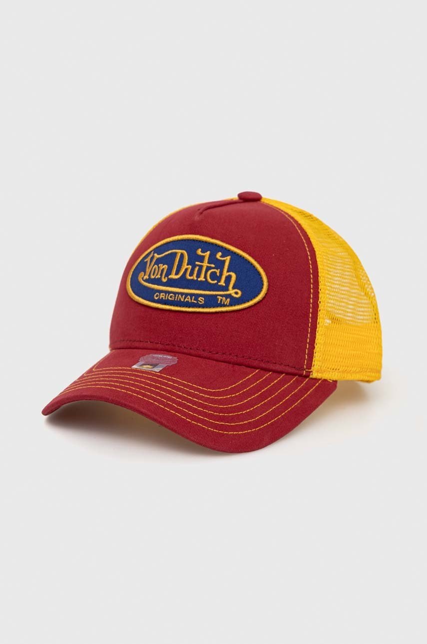

Шапка с козирка Von Dutch в червено с апликация, Червен