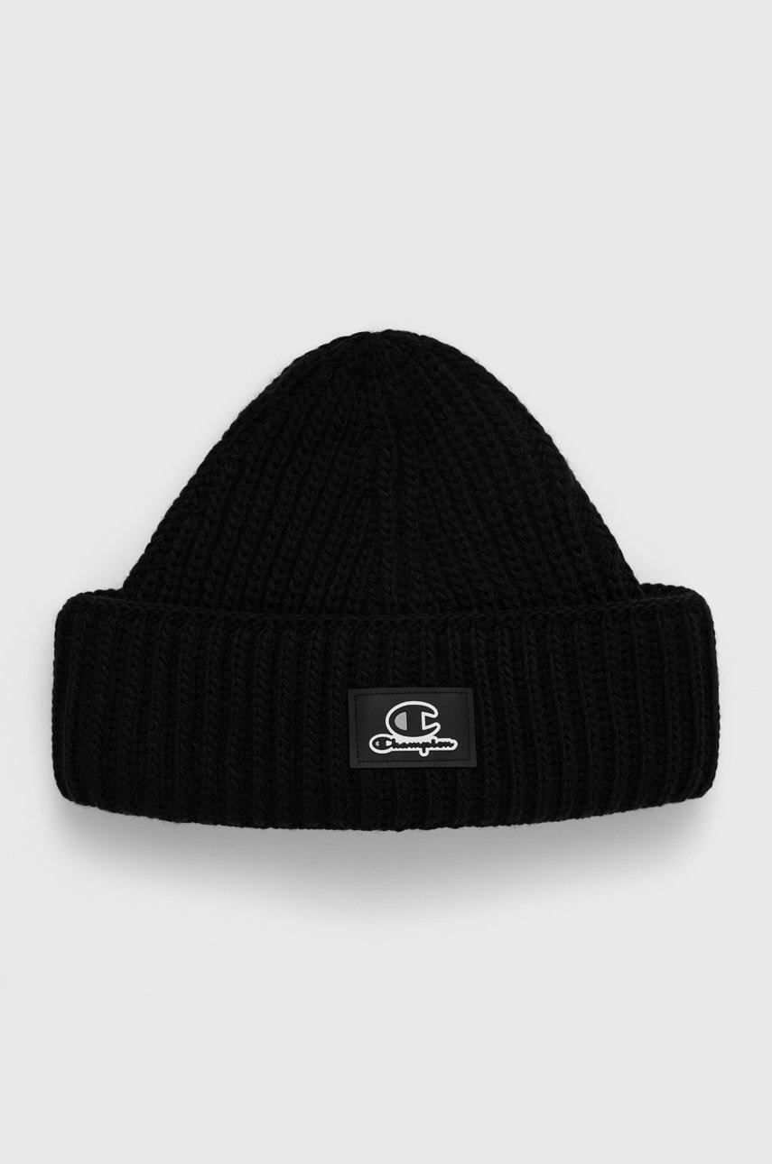 

Шапка Champion в черно от плътен трикотаж, Черен