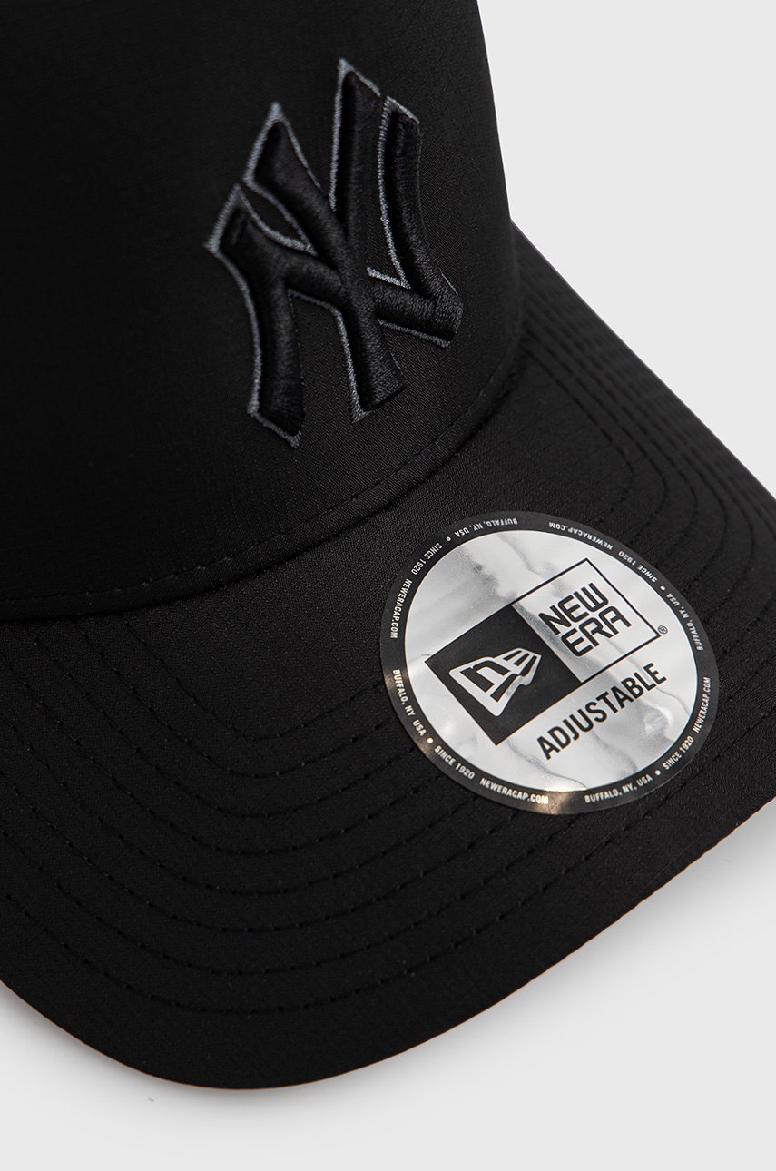 

Кепка New Era цвет чёрный с аппликацией