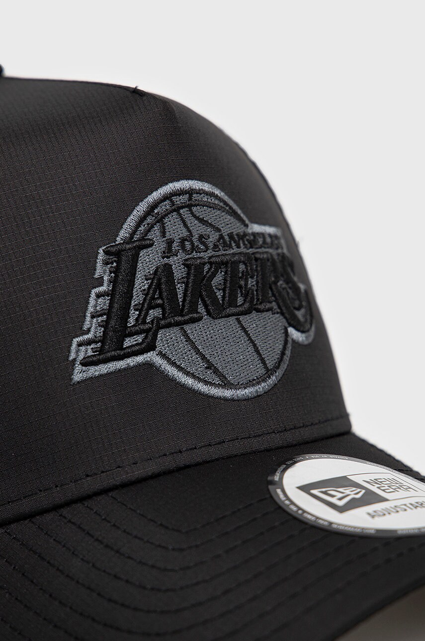 

Кепка New Era цвет чёрный с аппликацией