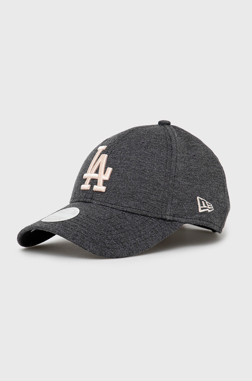 

Шапка с козирка New Era в сиво с апликация, Сив