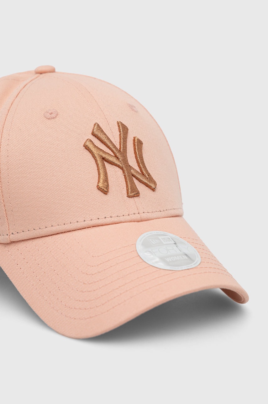 

Хлопковая кепка New Era цвет розовый с аппликацией