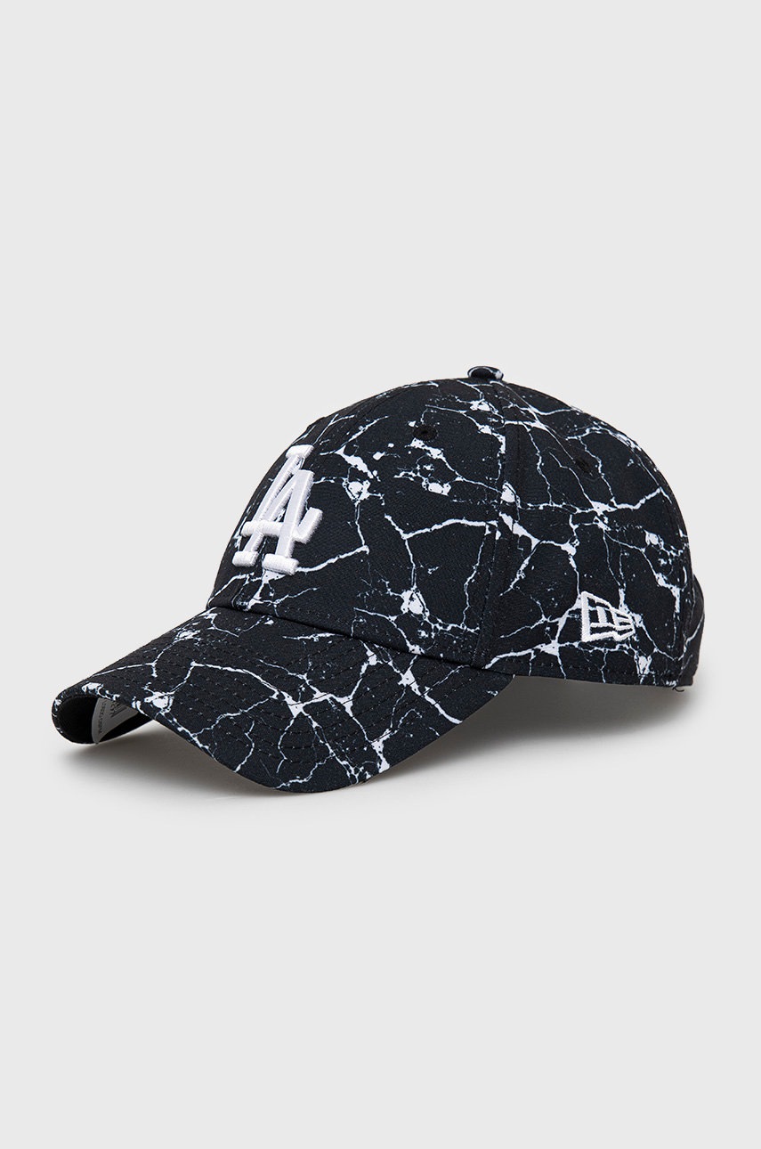 

Шапка с козирка New Era в черно с апликация, Черен