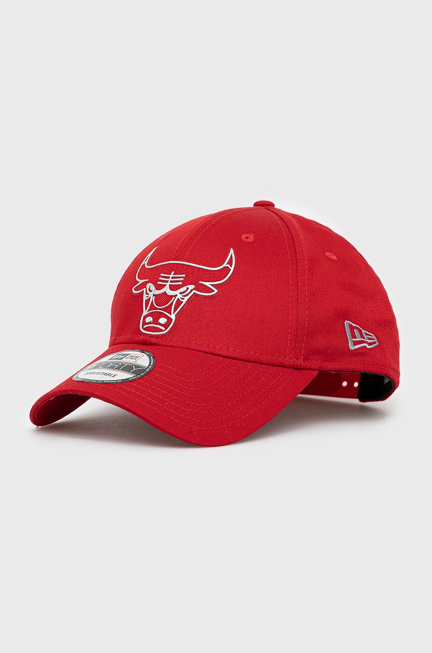 

Шапка с козирка New Era в червено с апликация, Червен