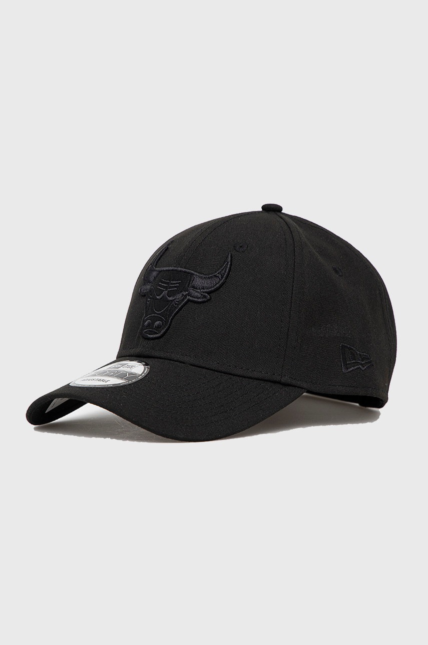 

Шапка с козирка New Era в черно с апликация, Черен