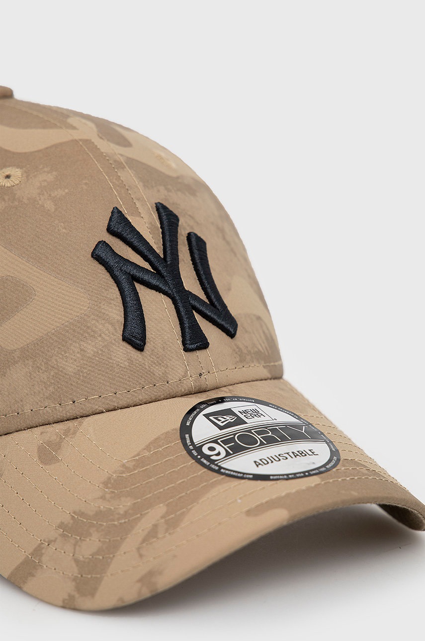 

Кепка New Era цвет бежевый с аппликацией