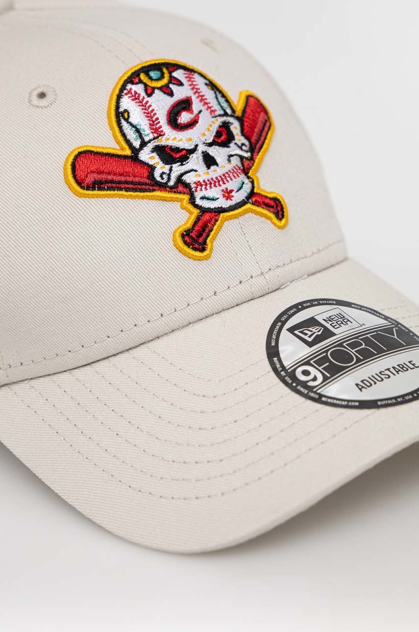 

Хлопковая кепка New Era цвет бежевый с аппликацией