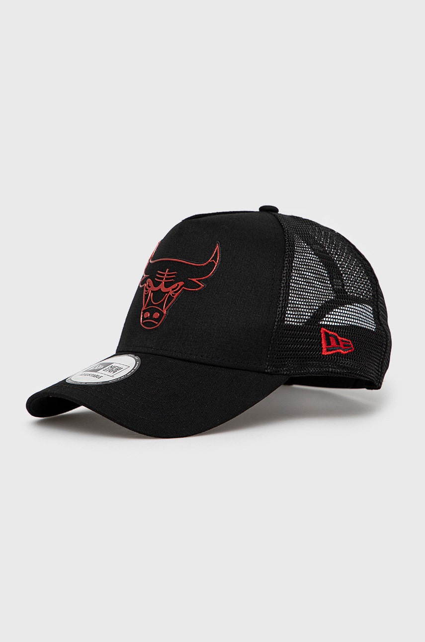 

Шапка с козирка New Era в черно с апликация, Черен