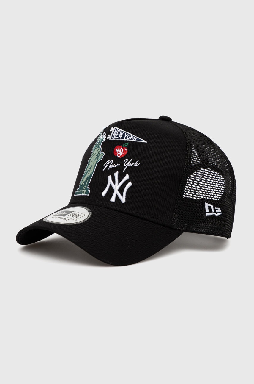 

Шапка с козирка New Era в черно с апликация, Черен