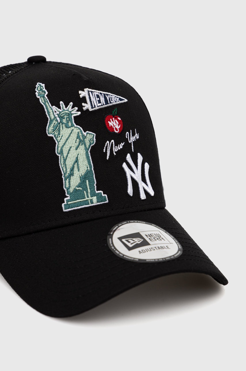 

Кепка New Era колір чорний з аплікацією