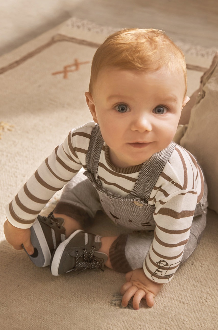 

Комплект для немовлят Mayoral Newborn колір коричневий