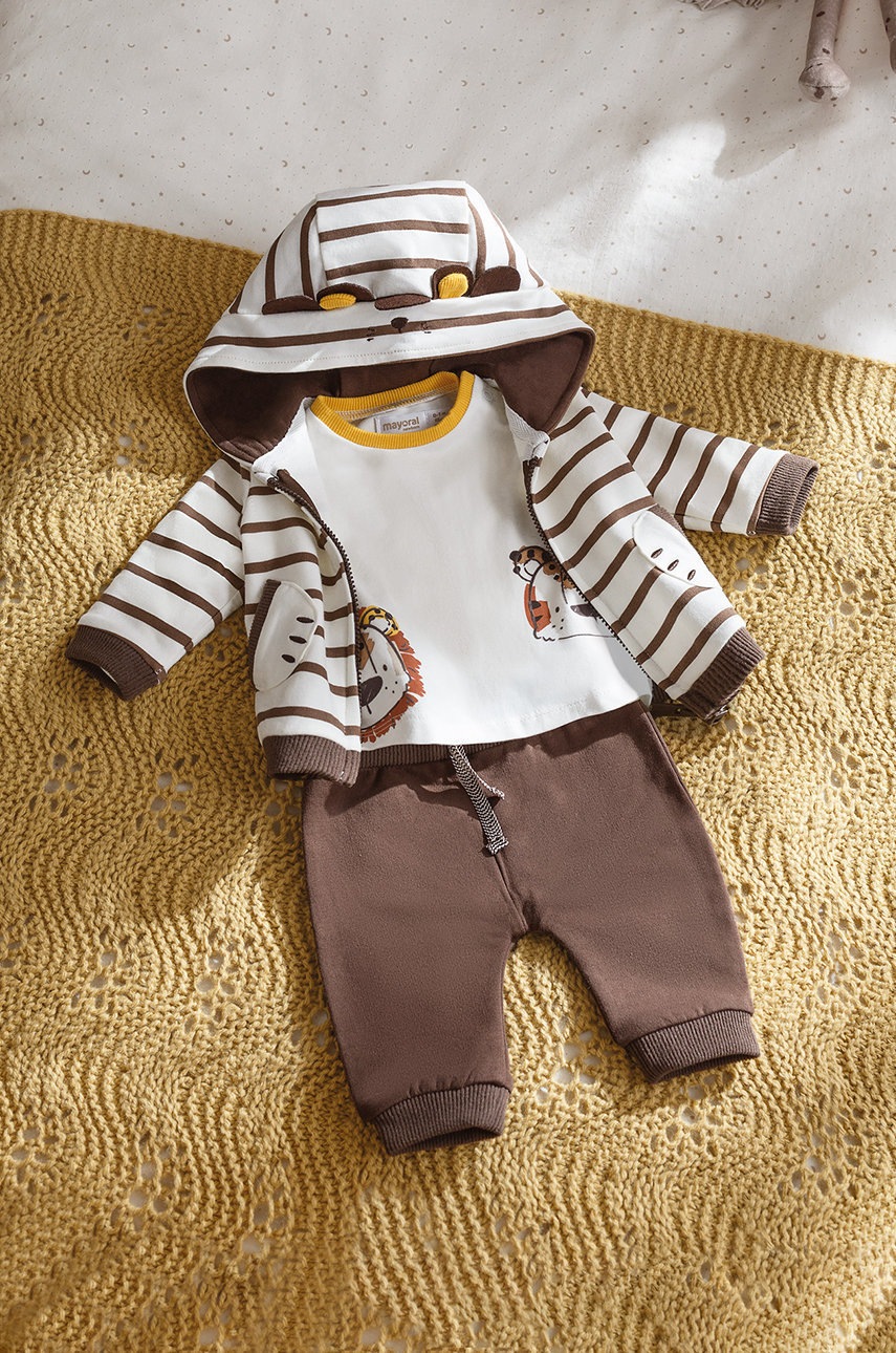 

Бебешки анцуг Mayoral Newborn в кафяво, Кафяв