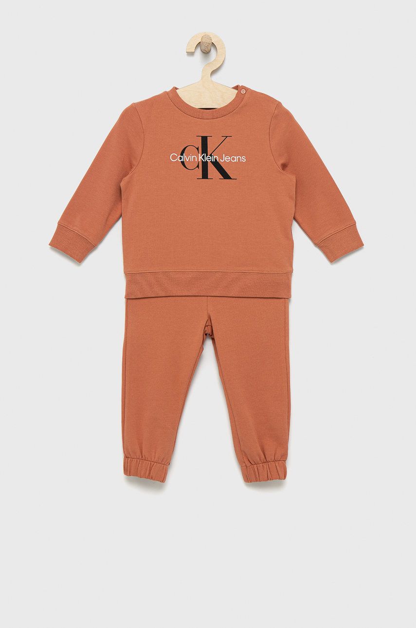 Dětská tepláková souprava Calvin Klein Jeans oranžová barva - oranžová -  95% Bavlna