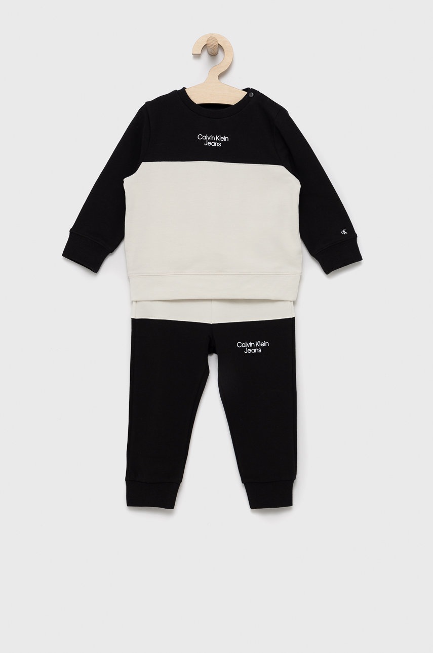 

Детски анцуг Calvin Klein Jeans в черно, Черен