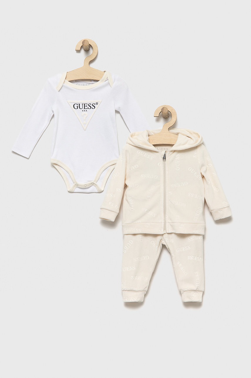 

Детски анцуг Guess в бежово, Бежов