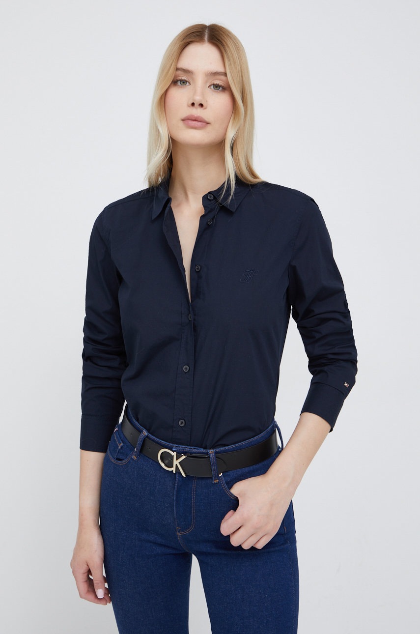 

Памучна риза Tommy Hilfiger дамска в тъмносиньо със стандартна кройка с класическа яка, Тъмносин