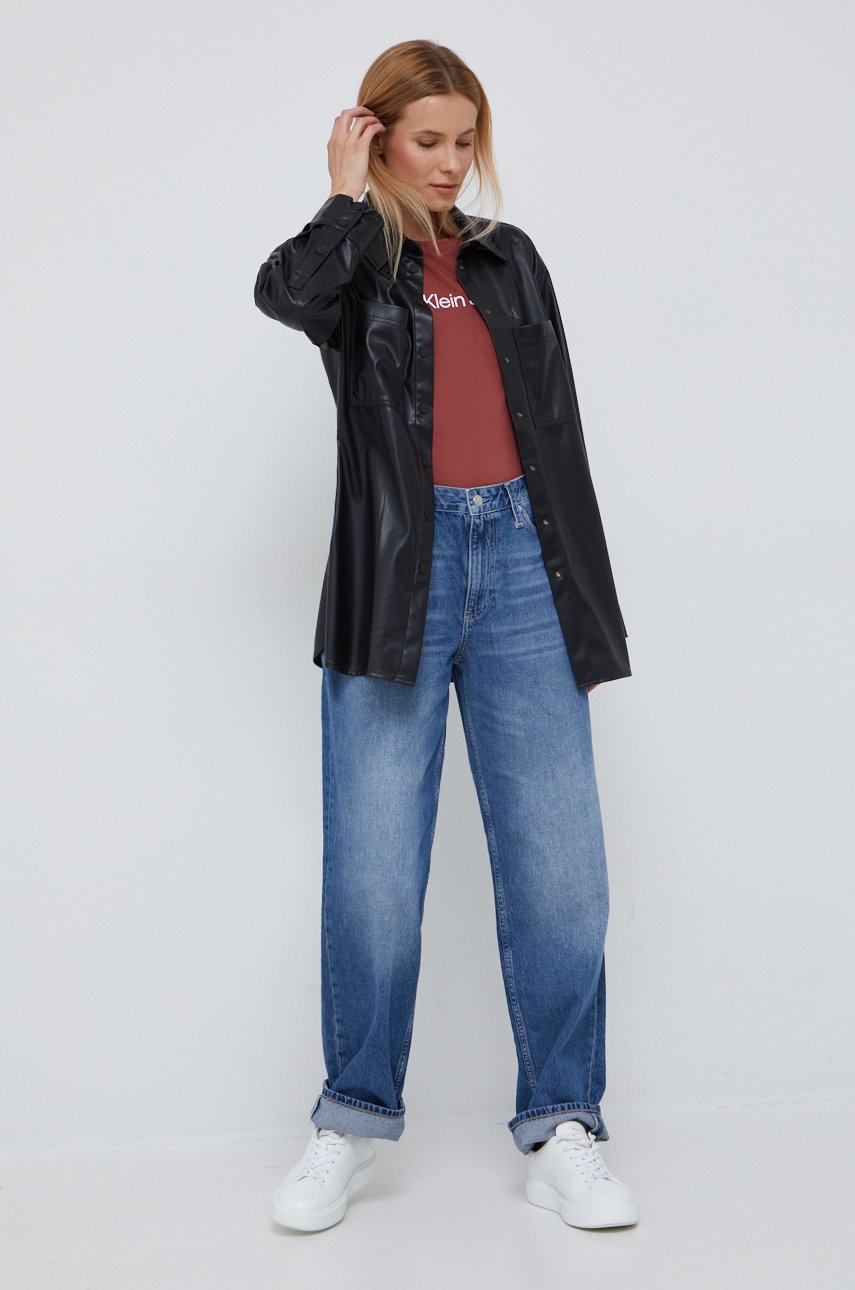 

Риза Calvin Klein Jeans дамска в черно със свободна кройка с класическа яка, Черен