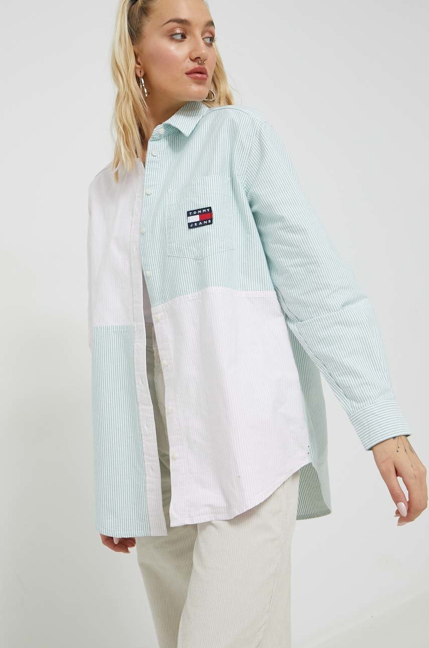 

Памучна риза Tommy Jeans дамска в тюркоазено със свободна кройка с класическа яка, Тюркоазен