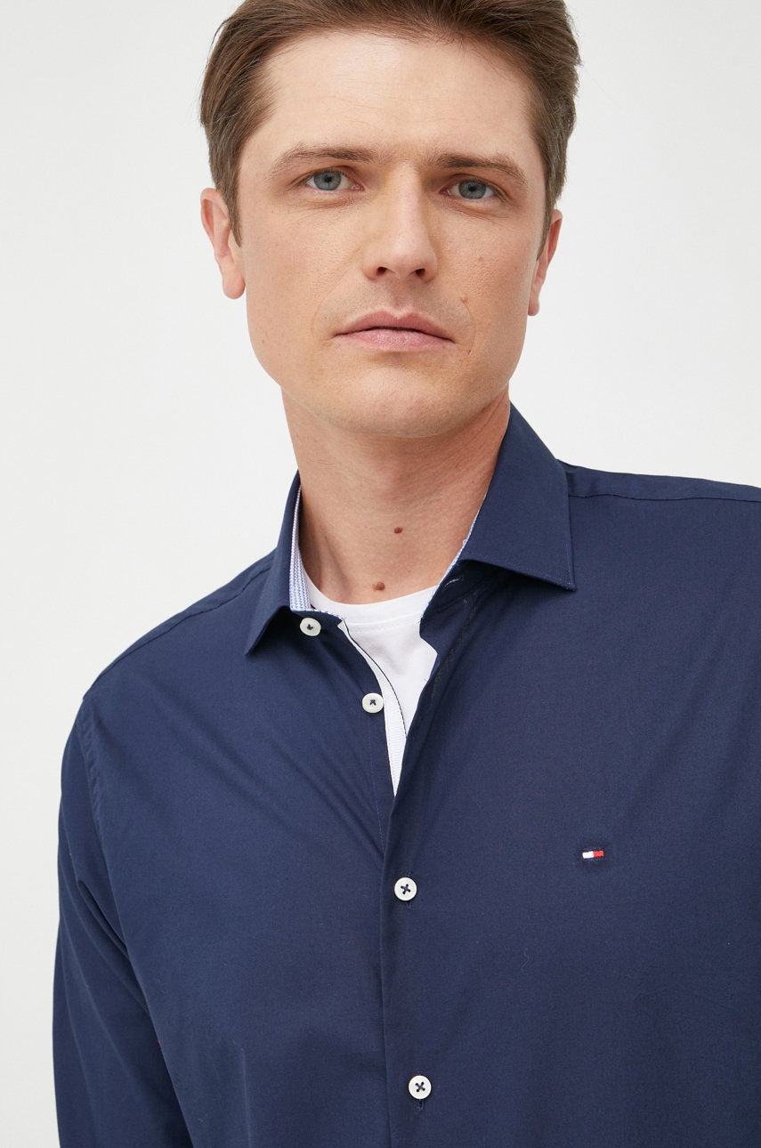 

Памучна риза Tommy Hilfiger мъжка в тъмносиньо с кройка по тялото с класическа яка, Тъмносин