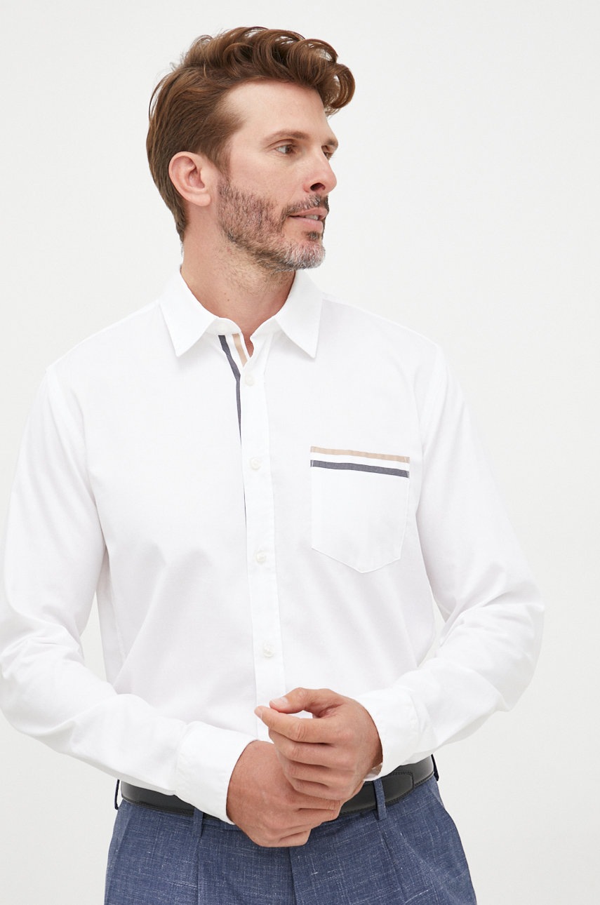 

Памучна риза BOSS мъжка в бяло с кройка по тялото с класическа яка, Бял