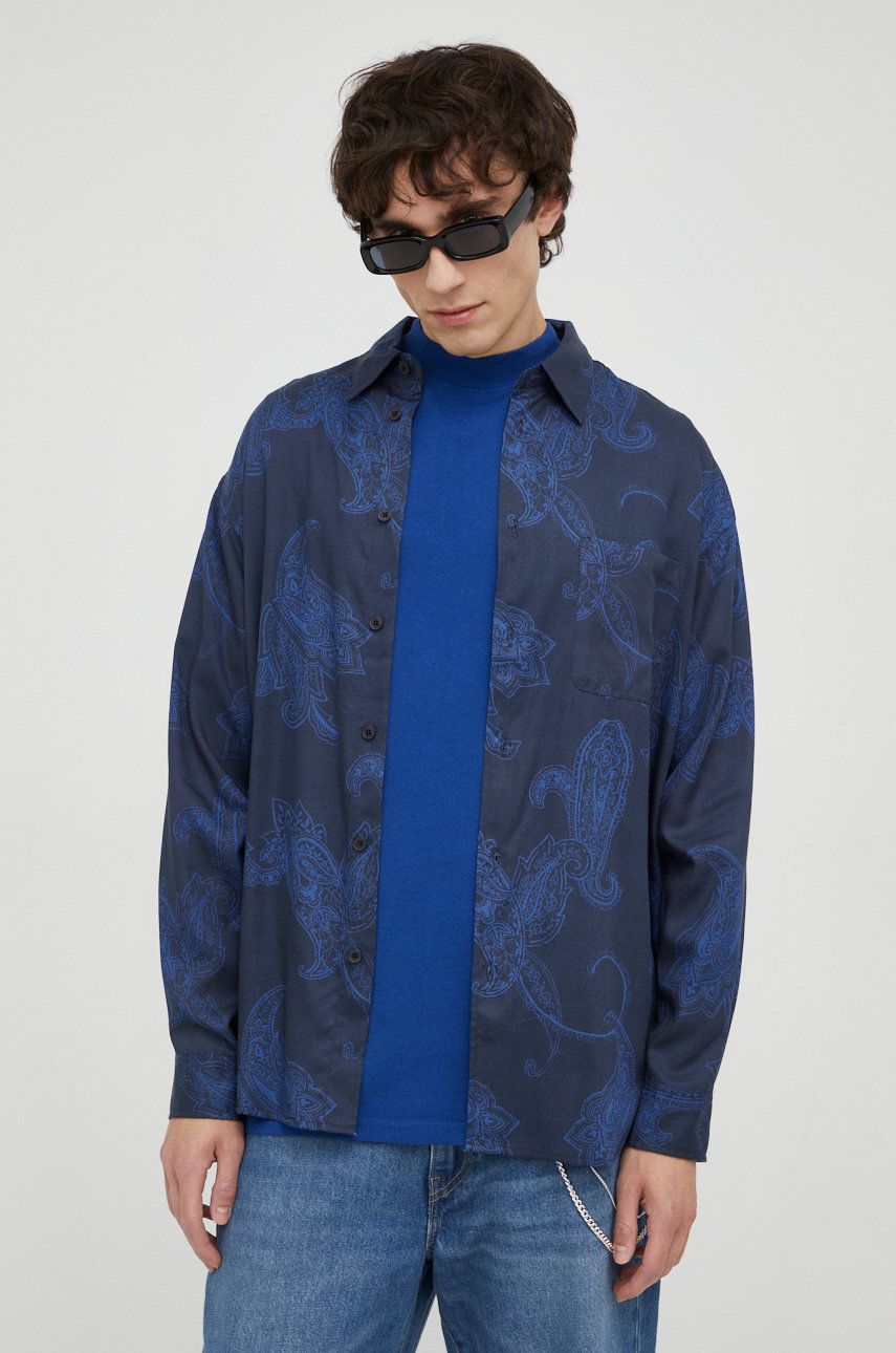 Košile Samsoe Samsoe pánská, tmavomodrá barva, relaxed, s klasickým límcem - námořnická modř - 