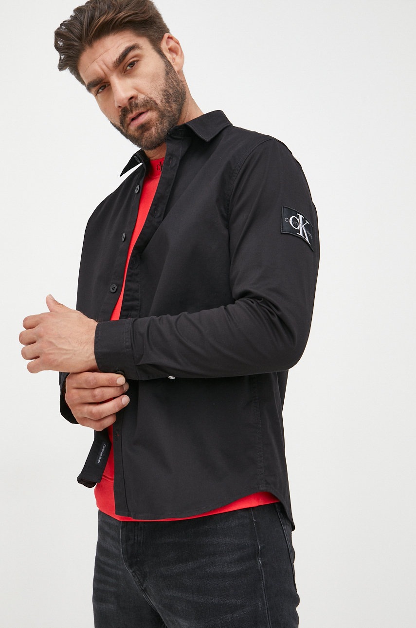 

Риза Calvin Klein Jeans мъжка в черно със свободна кройка с класическа яка, Черен