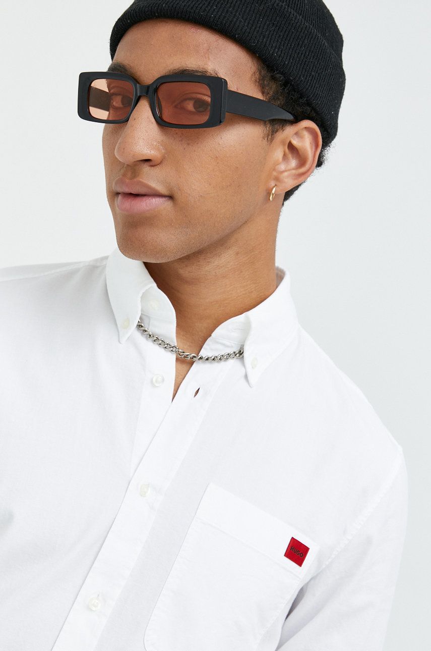Bavlněná košile HUGO bílá barva, slim, s límečkem button-down, 50479302