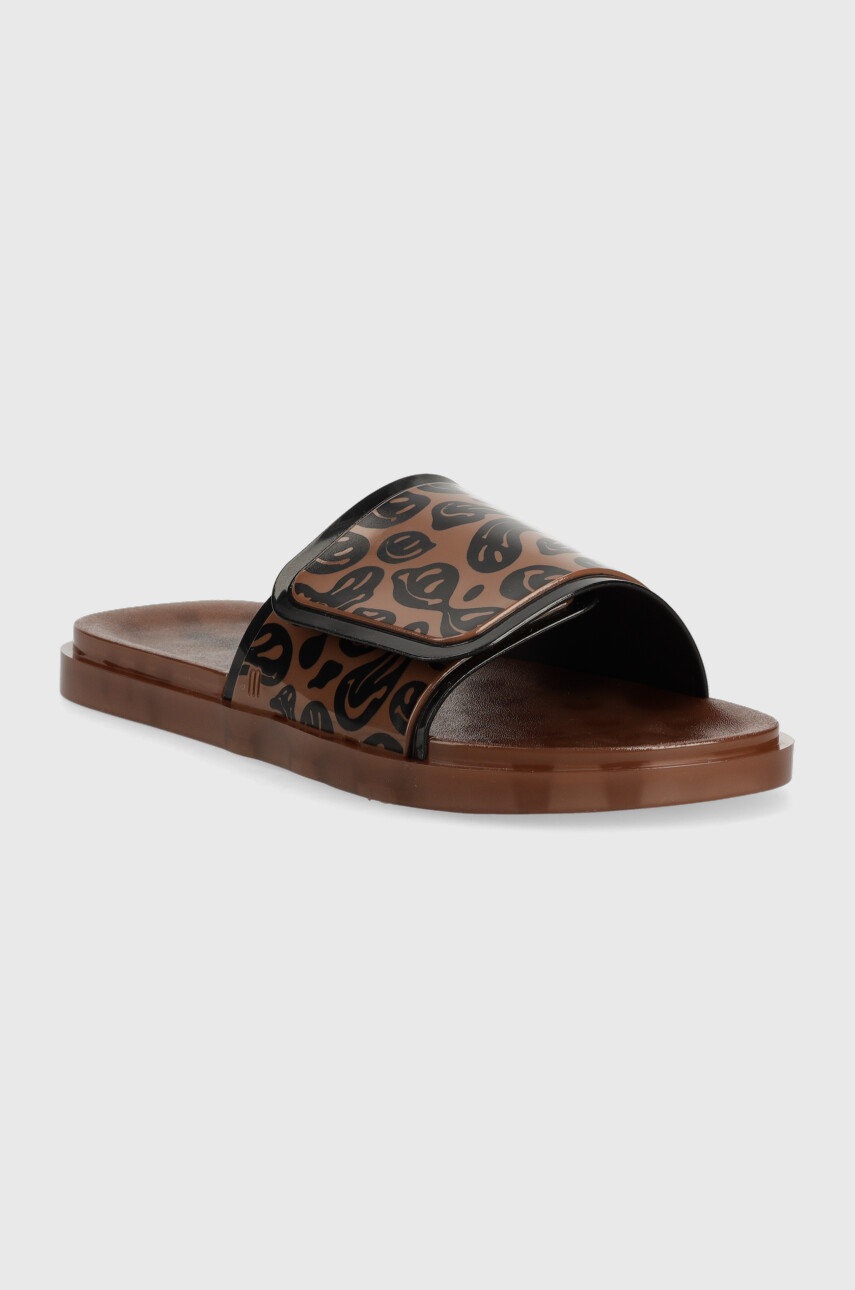 

Шлепанцы Melissa Groovy Ad женские цвет коричневый