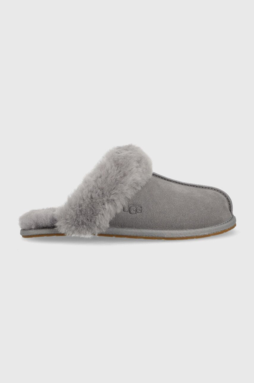 UGG papuci din piele intoarsa W Scuffette Ii culoarea gri answear.ro imagine promotii 2022