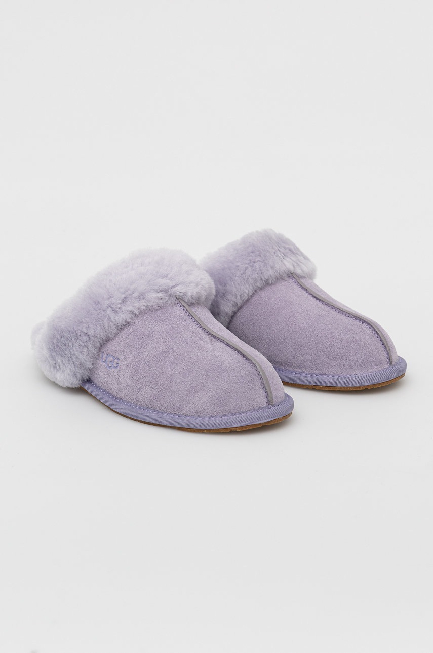

Замшевые тапочки UGG W Scuffette Ii цвет фиолетовый